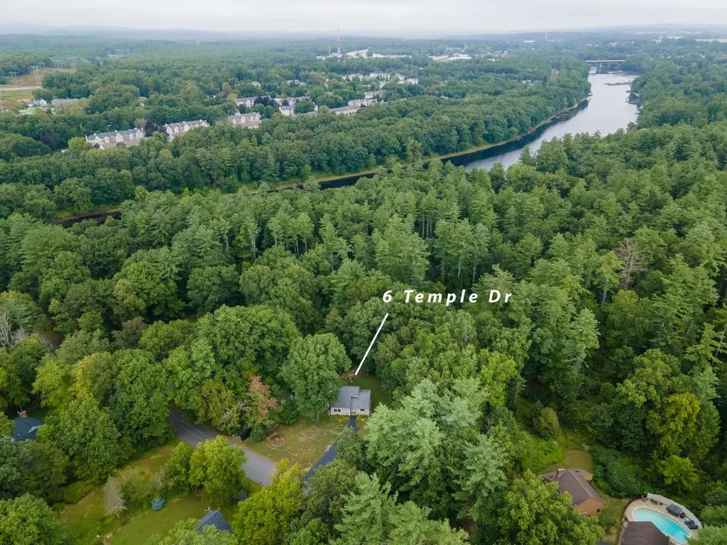 6 Temple Drive Litchfield NH 03052