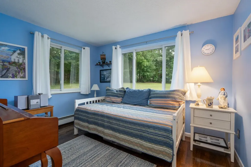 6 Temple Drive Litchfield NH 03052