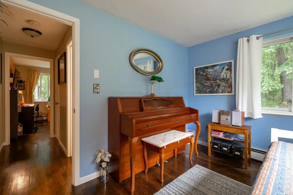 6 Temple Drive Litchfield NH 03052