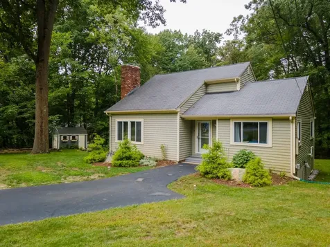 6 Temple Drive Litchfield NH 03052