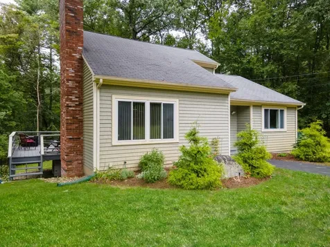 6 Temple Drive Litchfield NH 03052