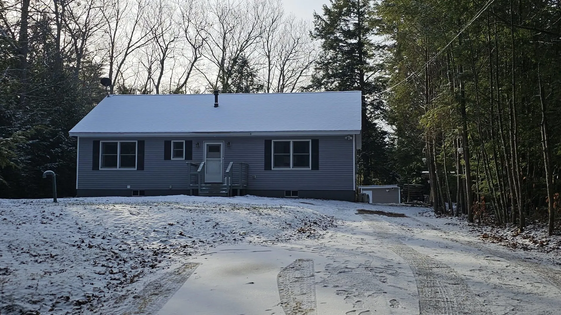 11 Meredith Lane Barnstead NH 03225