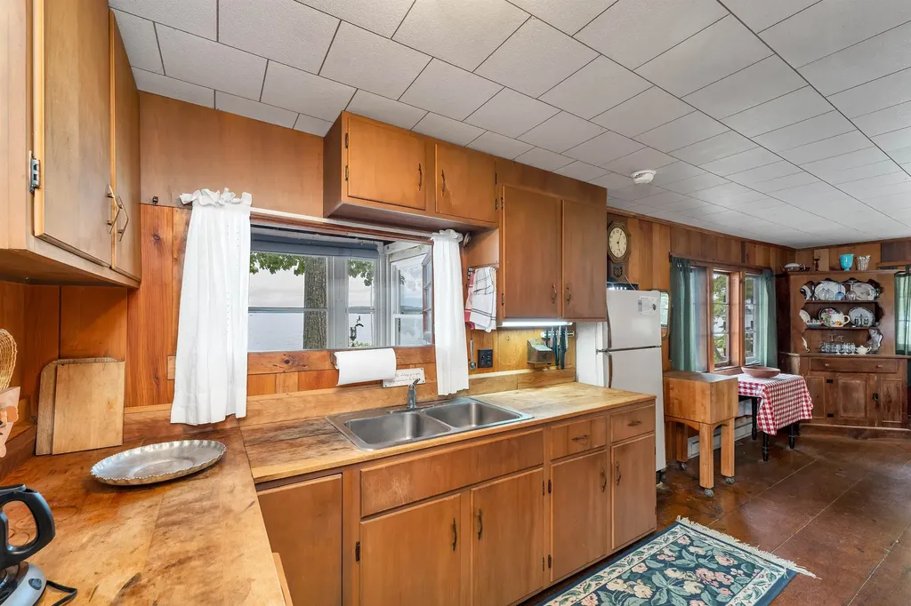 47 Pot O Beans Road Moultonborough NH 03254