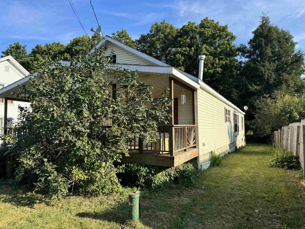 61 East Street Rupert VT 05776