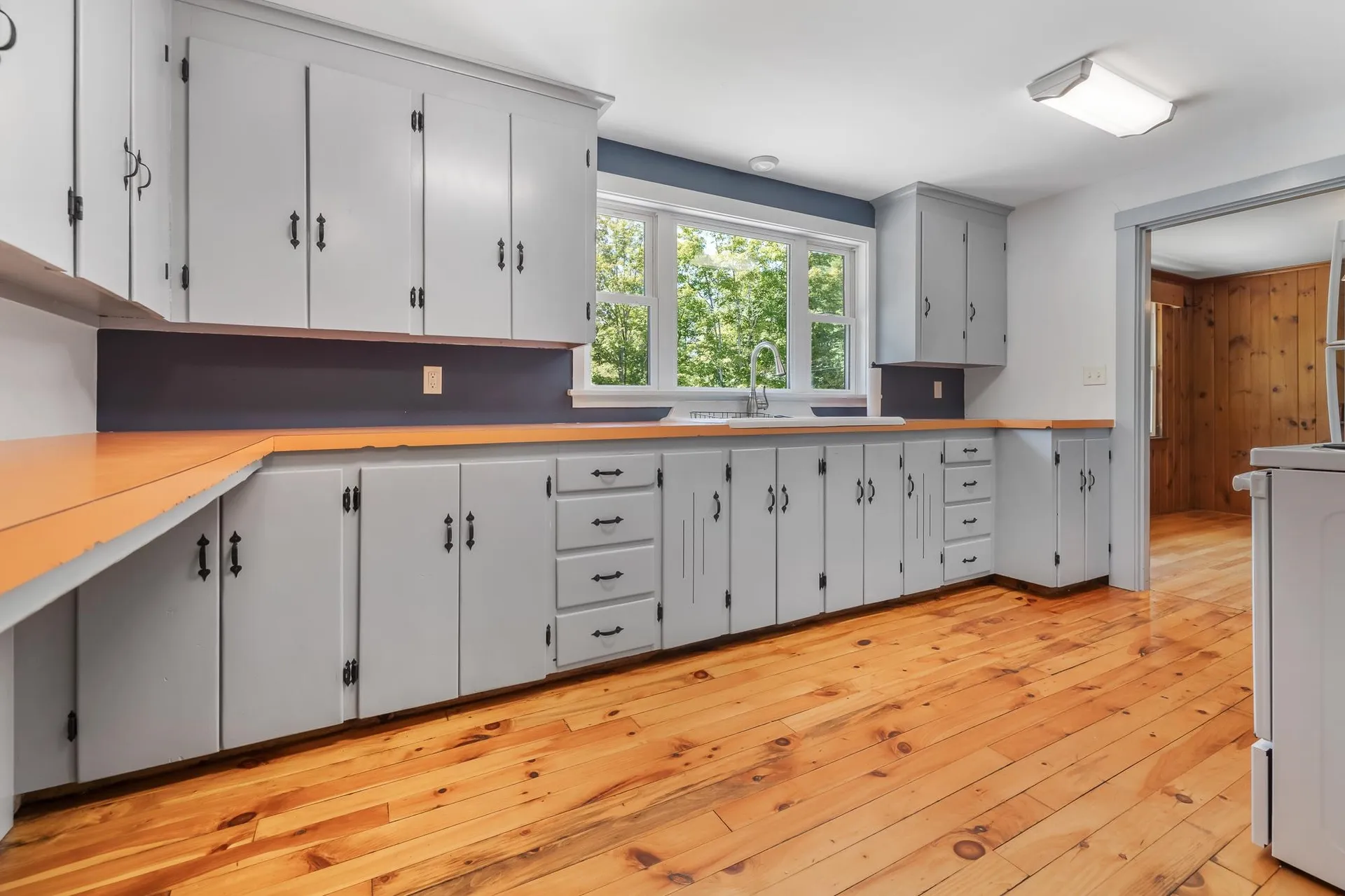 33 West Court Road Sunapee NH 03782