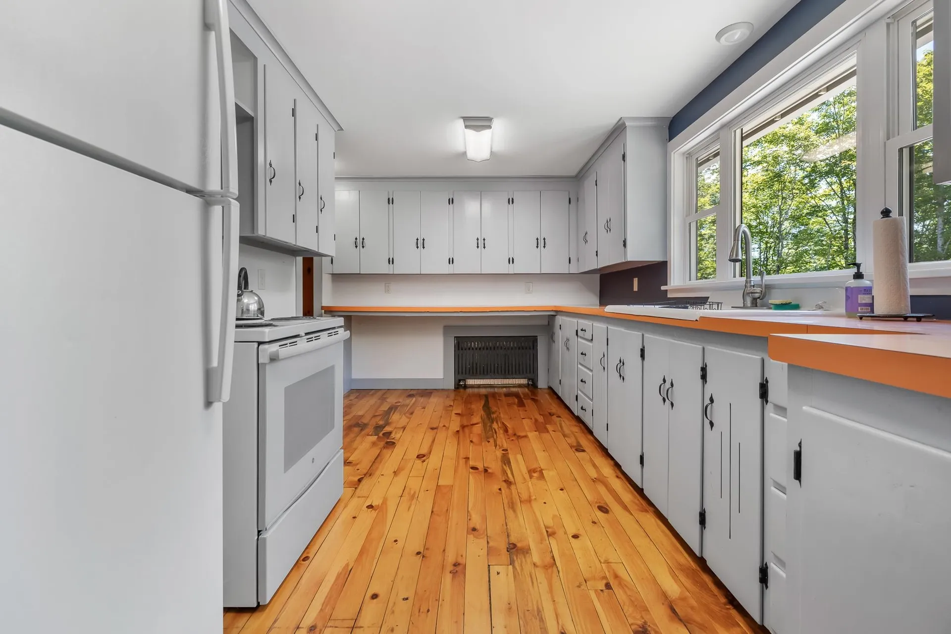 33 West Court Road Sunapee NH 03782