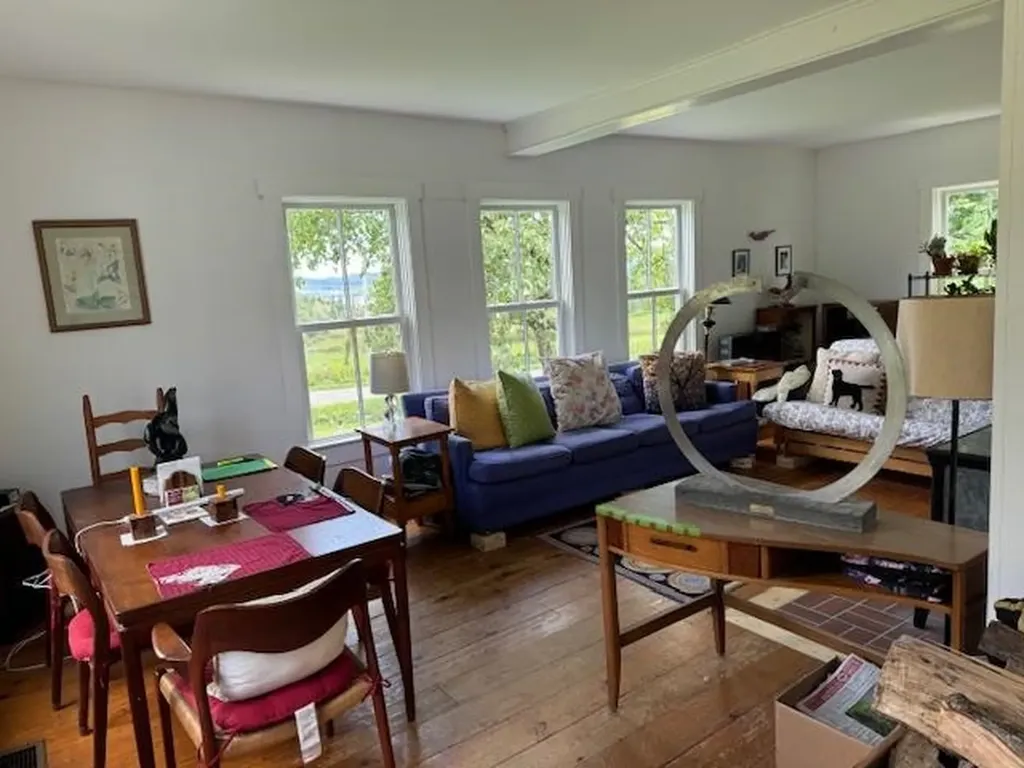 28 Edsall Road Greensboro VT 05841