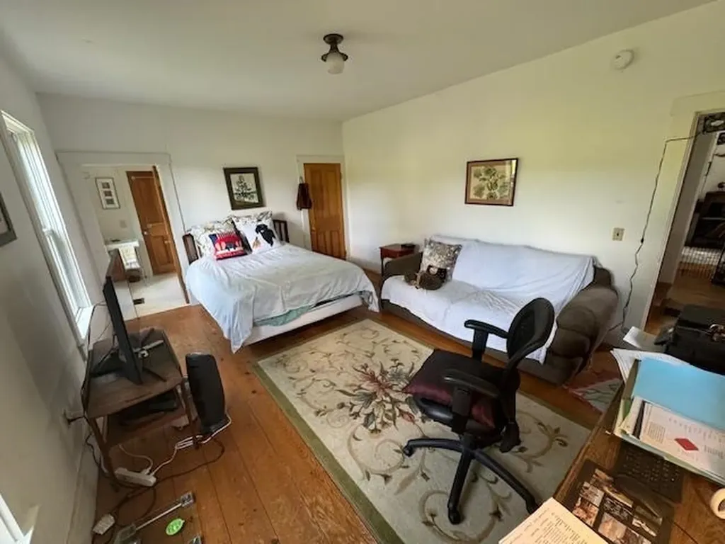 28 Edsall Road Greensboro VT 05841