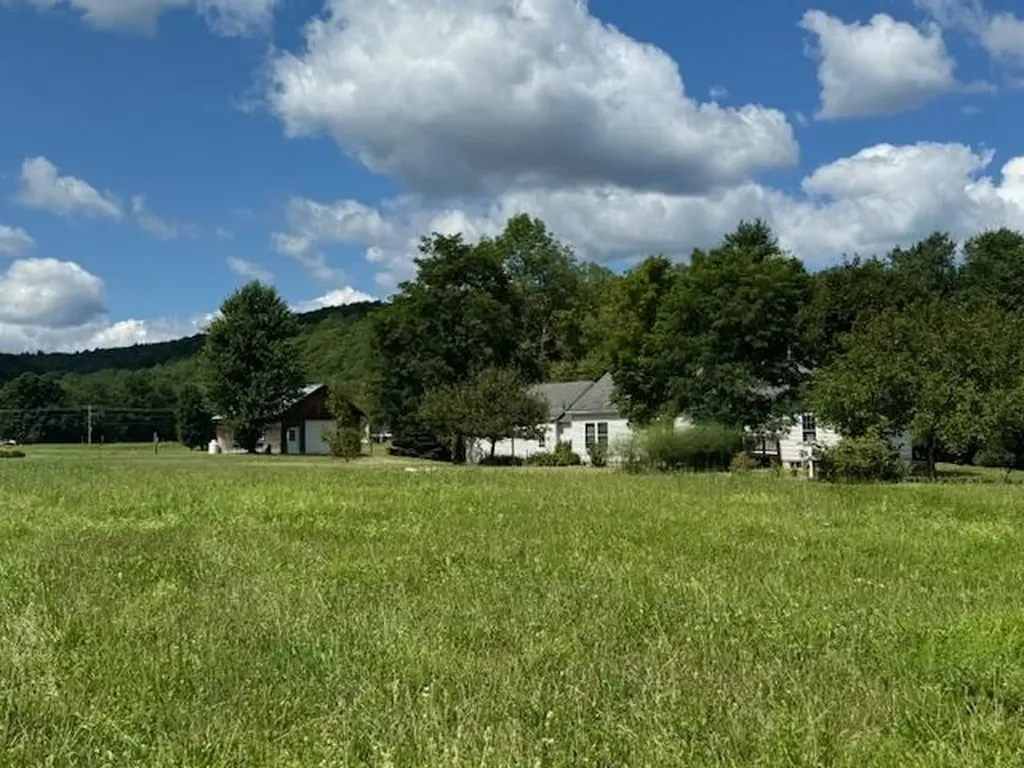 28 Edsall Road Greensboro VT 05841