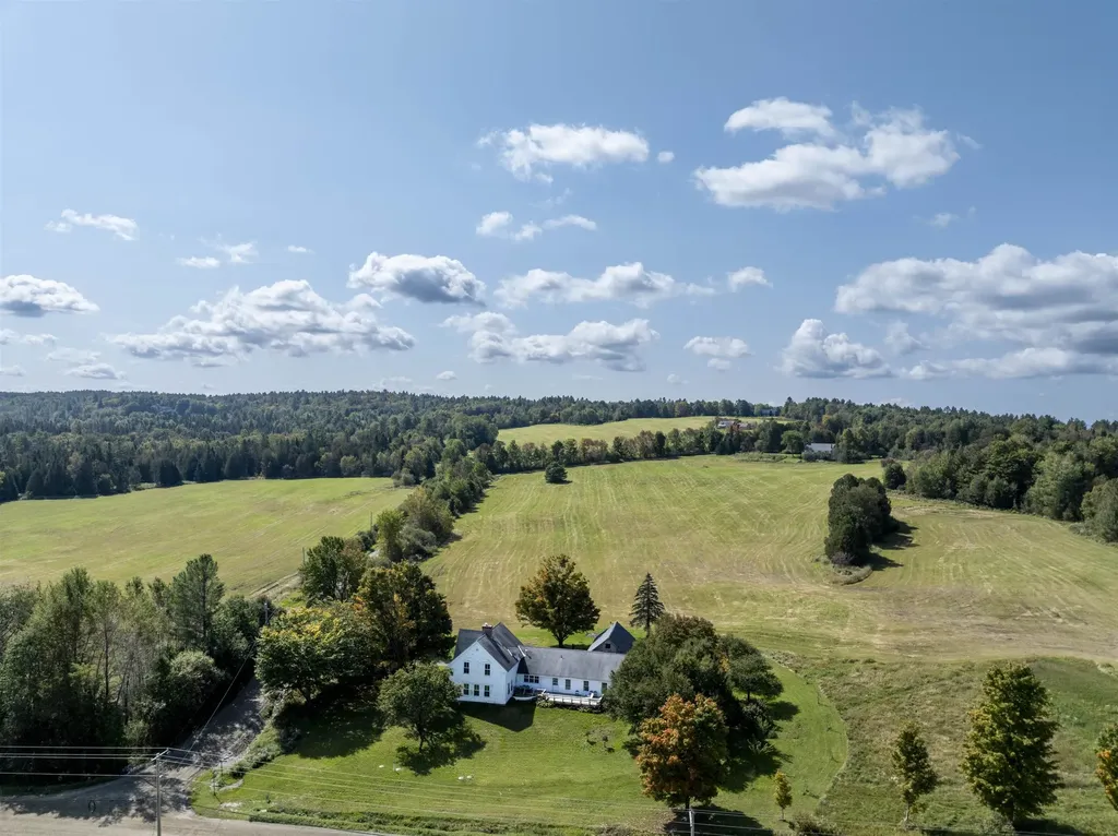 28 Edsall Road Greensboro VT 05841