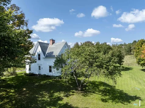 28 Edsall Road Greensboro VT 05841