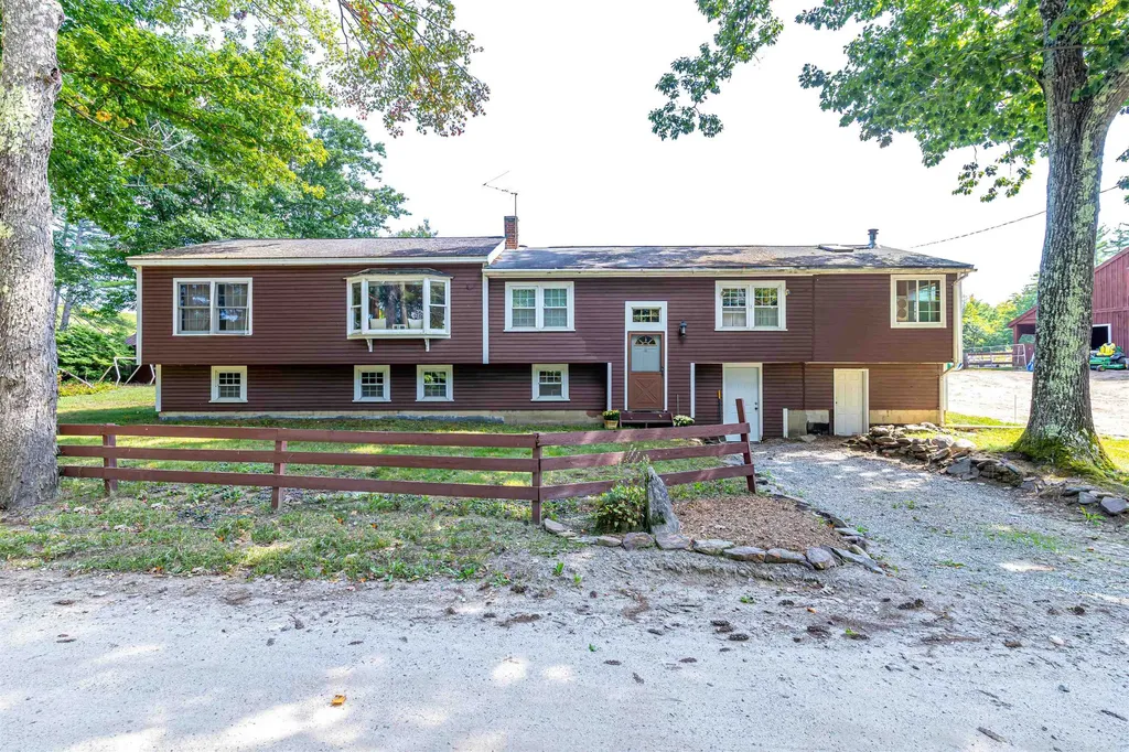 10 Pond Road Deering NH 03244