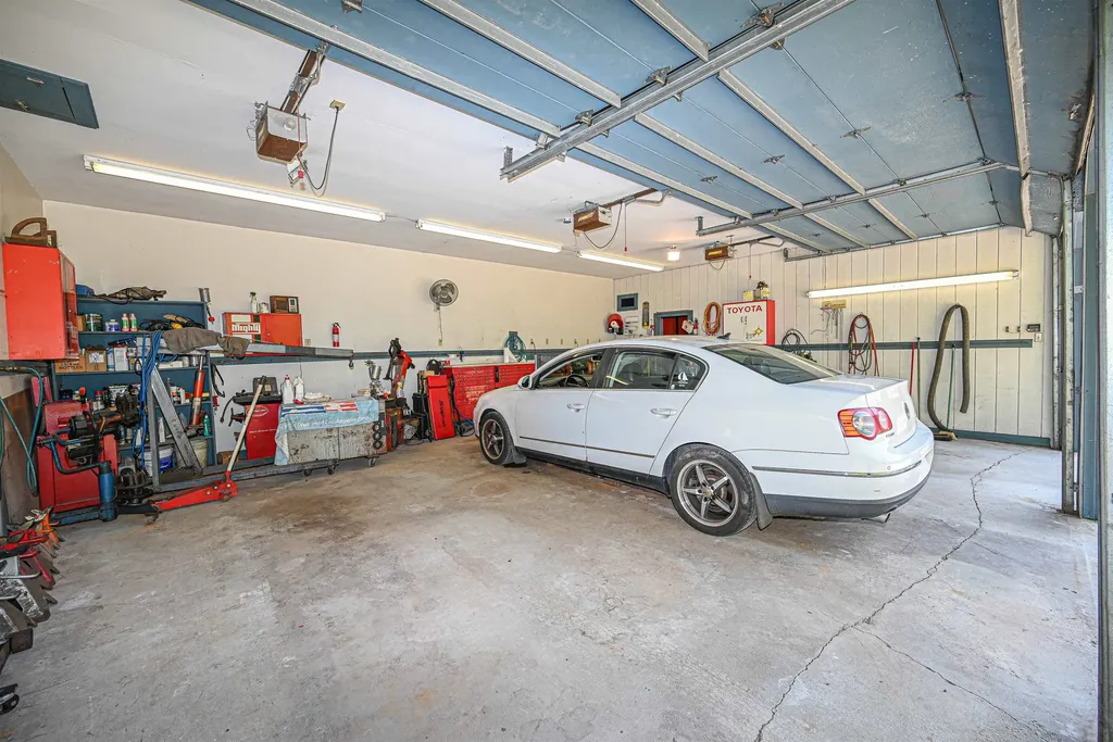 9 Rockforest Drive Hooksett NH 03106