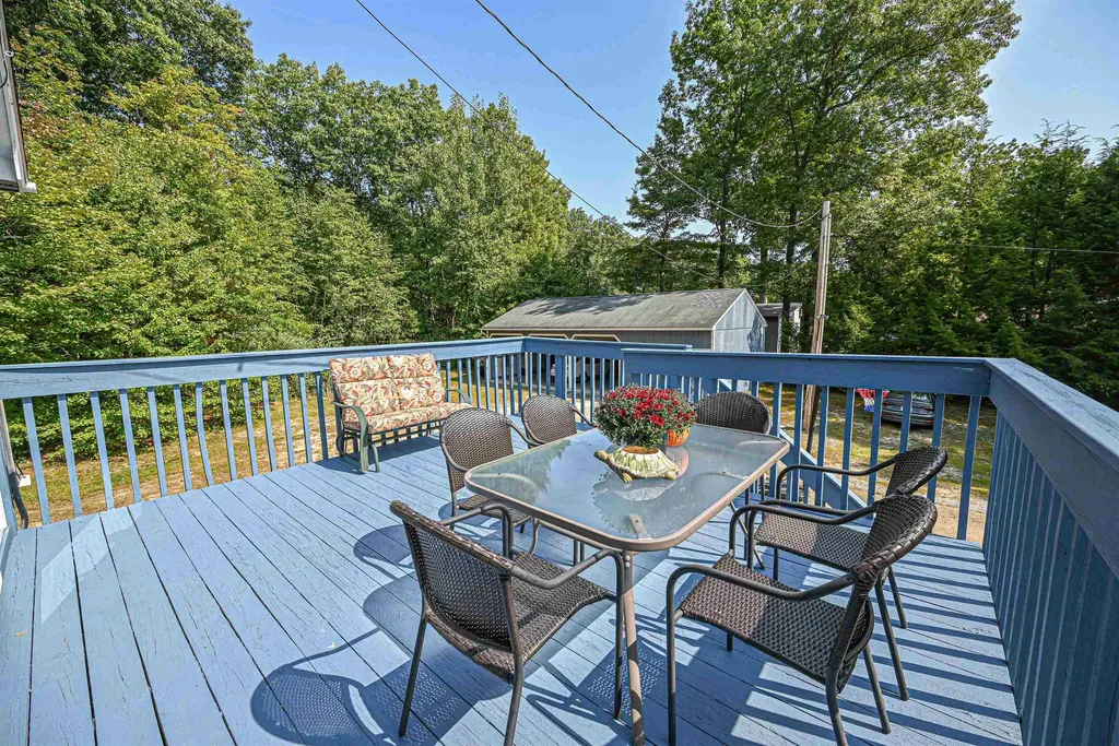 9 Rockforest Drive Hooksett NH 03106