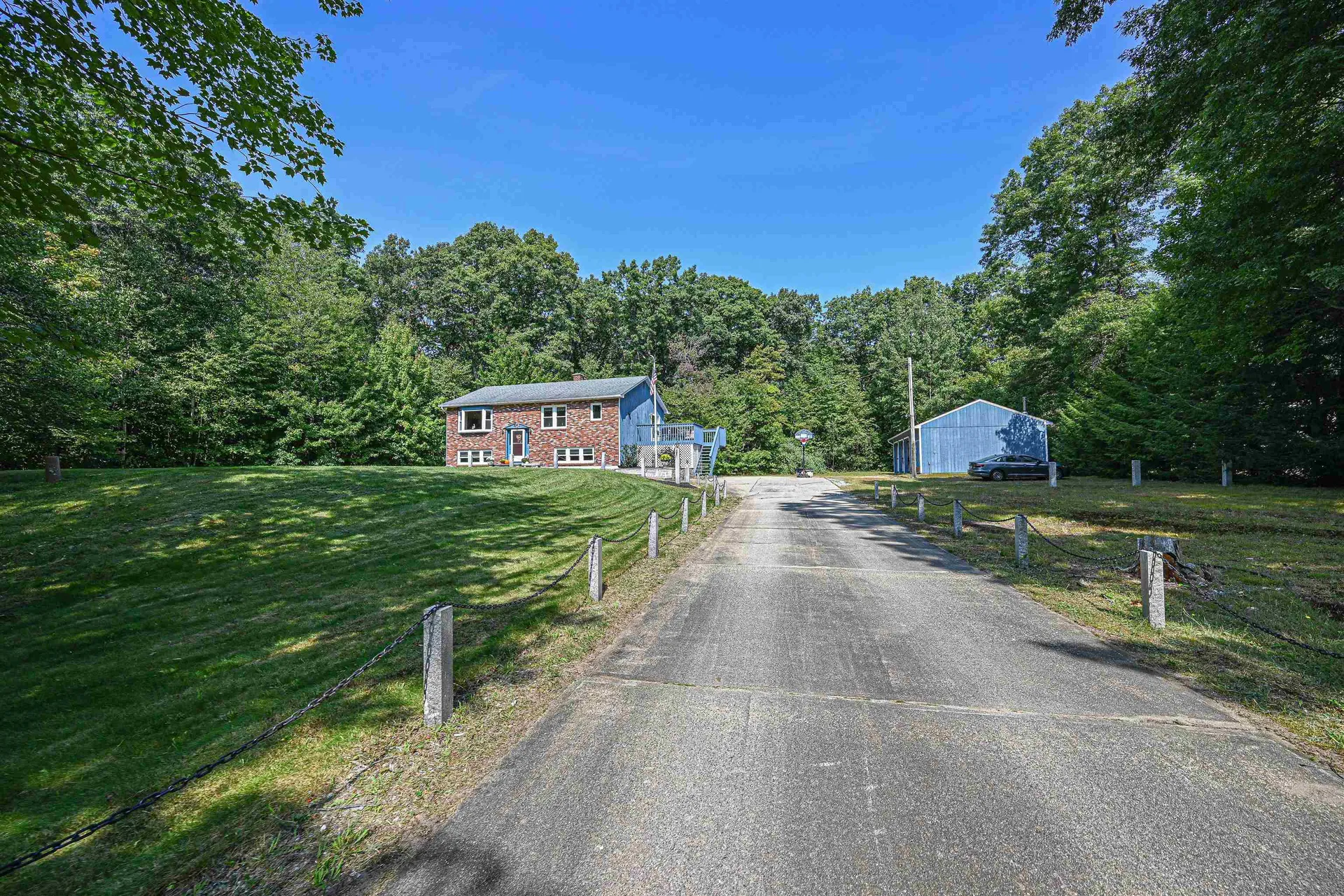 9 Rockforest Drive Hooksett NH 03106