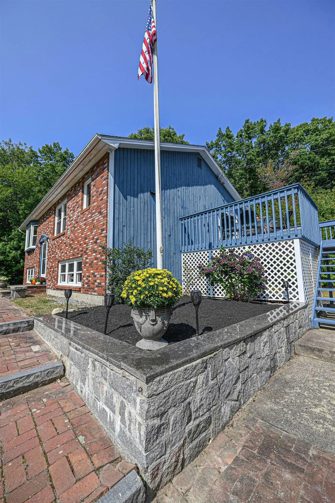 9 Rockforest Drive Hooksett NH 03106