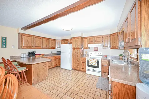 9 Rockforest Drive Hooksett NH 03106