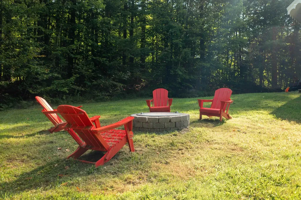 201 Pratt Bridge Road Jamaica VT 05343