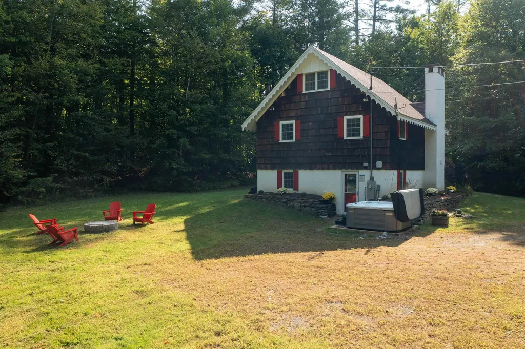 201 Pratt Bridge Road Jamaica VT 05343