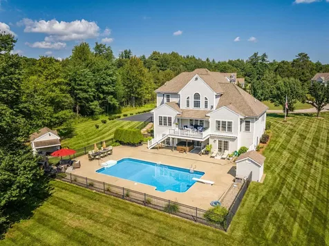 1 Cole Circle Madbury NH 03823