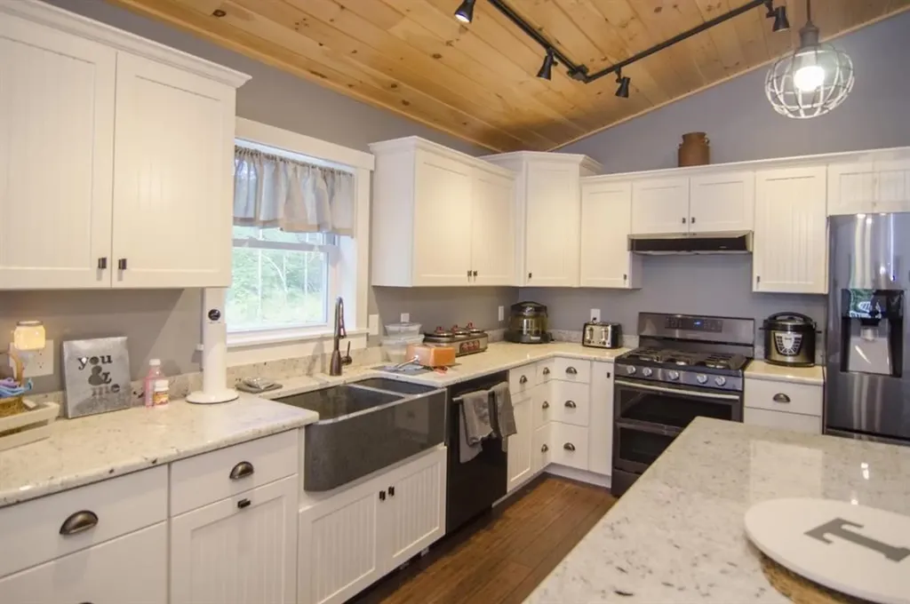 432 Willis Road Charleston VT 05872