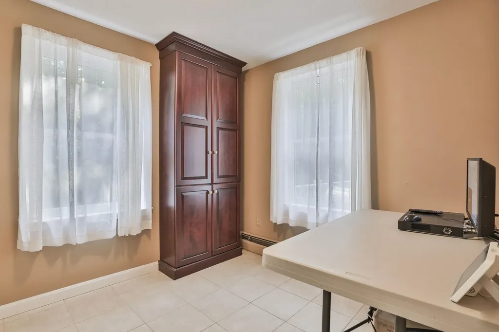 10 Pinewood Road Hudson NH 03051