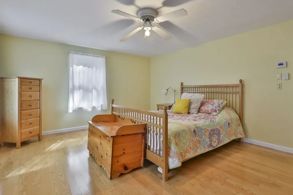 10 Pinewood Road Hudson NH 03051