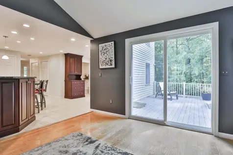 10 Pinewood Road Hudson NH 03051