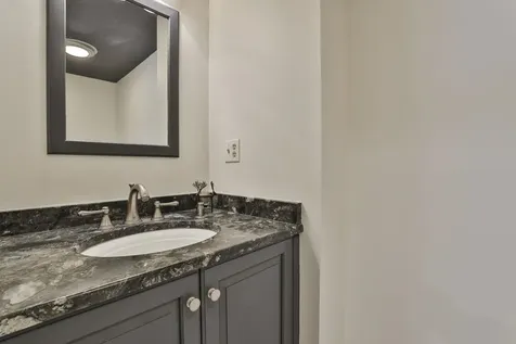 10 Pinewood Road Hudson NH 03051