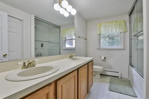 10 Pinewood Road Hudson NH 03051