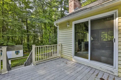 10 Pinewood Road Hudson NH 03051