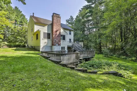 10 Pinewood Road Hudson NH 03051