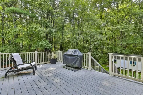 10 Pinewood Road Hudson NH 03051