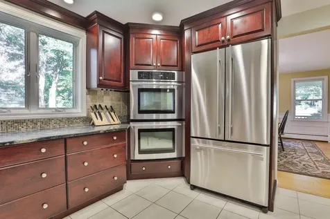 10 Pinewood Road Hudson NH 03051