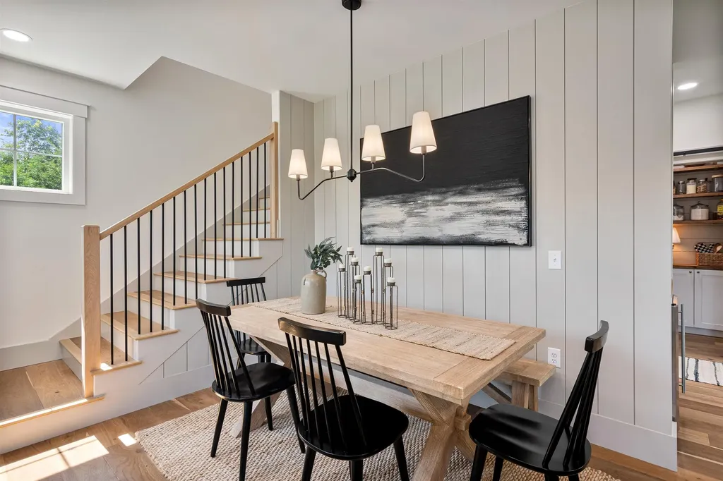 658 Main Street Colchester VT 05446