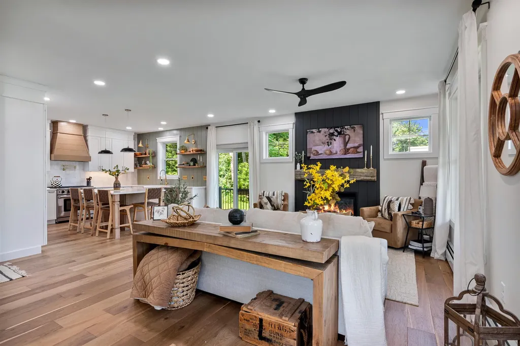 658 Main Street Colchester VT 05446