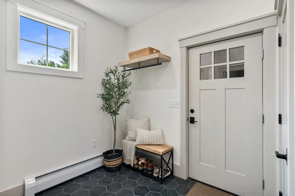 658 Main Street Colchester VT 05446