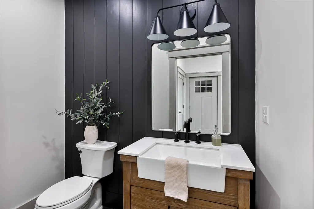 658 Main Street Colchester VT 05446