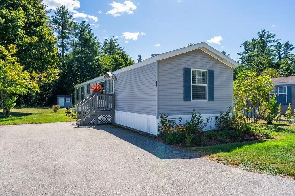 39 Cortland Way Barrington NH 03825