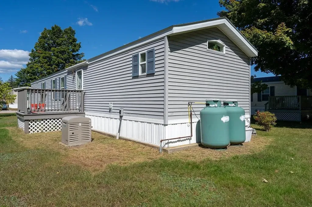 39 Cortland Way Barrington NH 03825