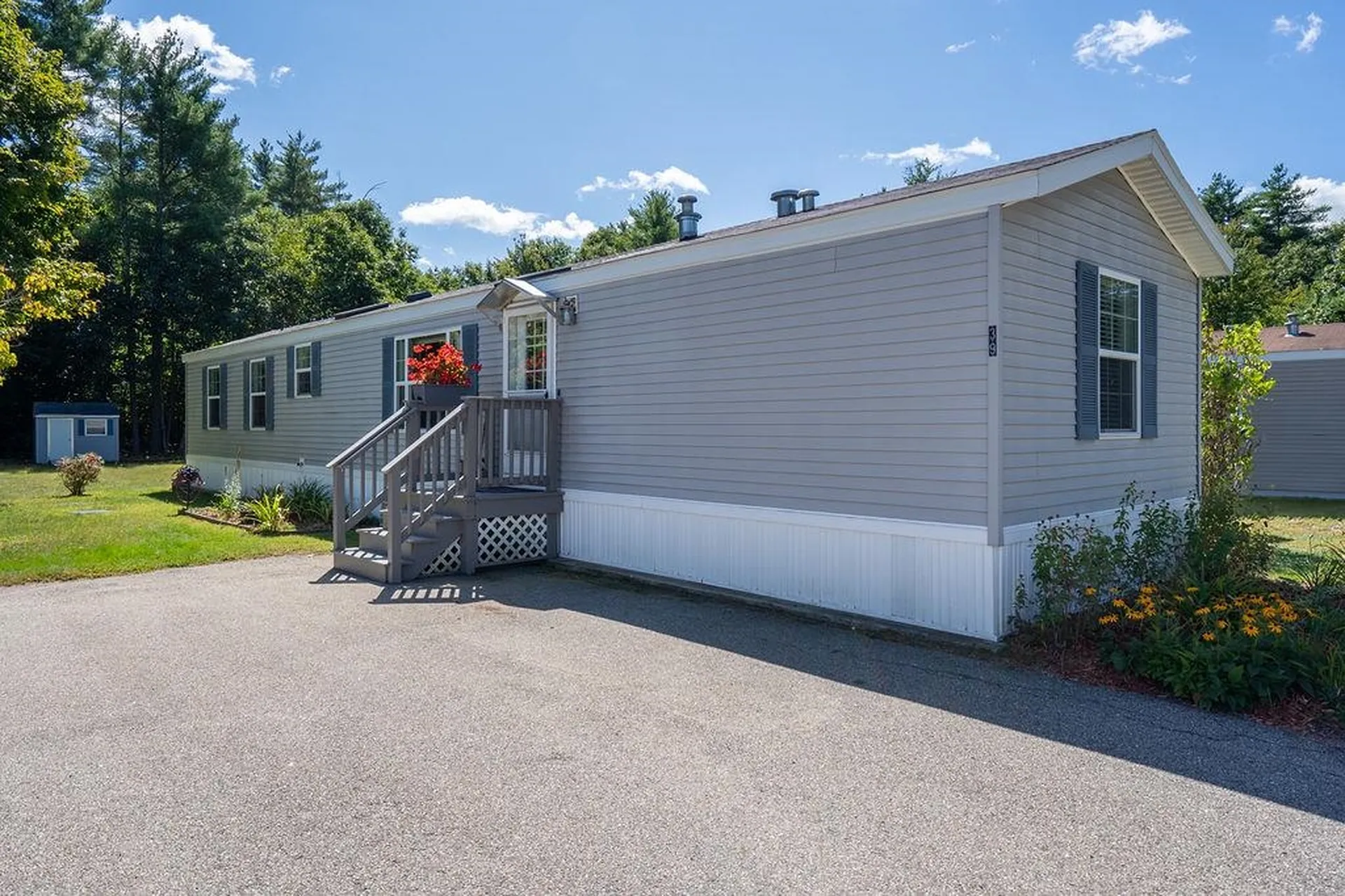 39 Cortland Way Barrington NH 03825