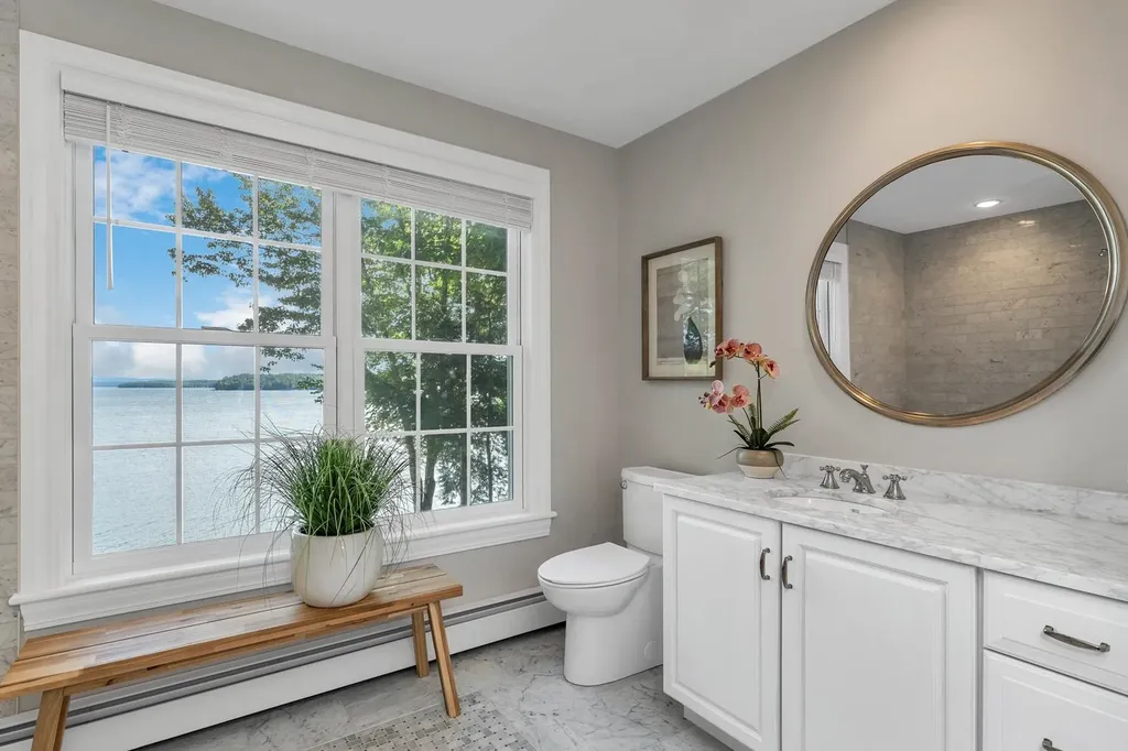 113 Dockham Shore Road Gilford NH 03249