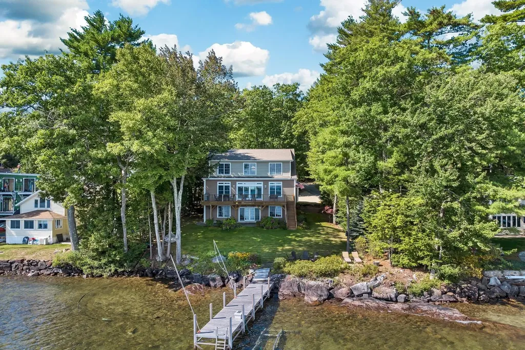 113 Dockham Shore Road Gilford NH 03249