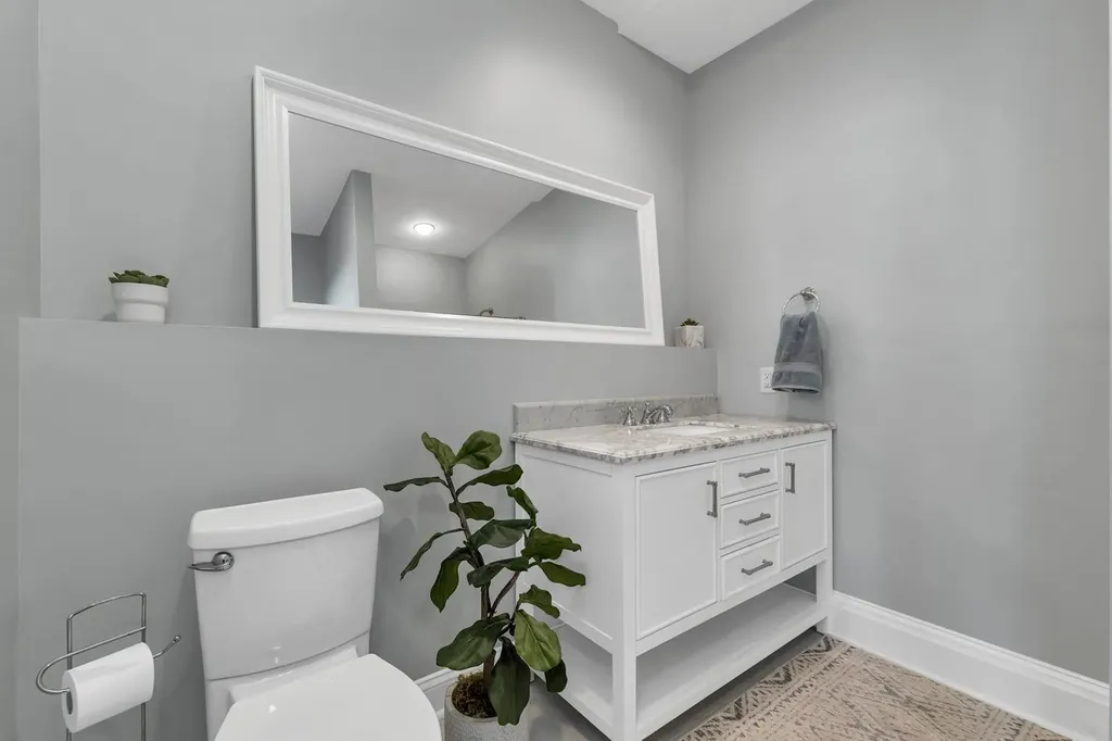 113 Dockham Shore Road Gilford NH 03249