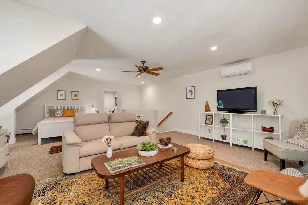 113 Dockham Shore Road Gilford NH 03249