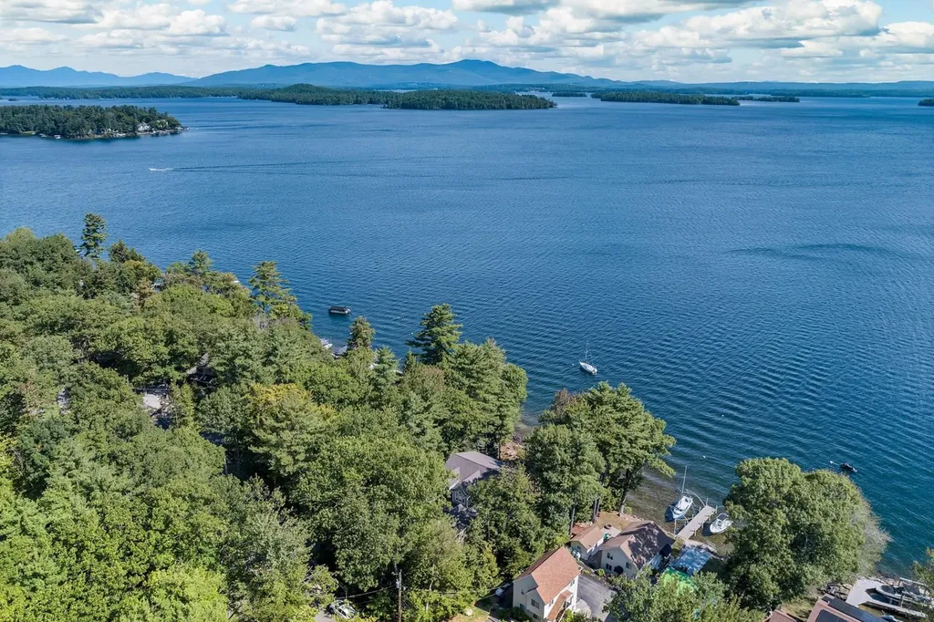 113 Dockham Shore Road Gilford NH 03249