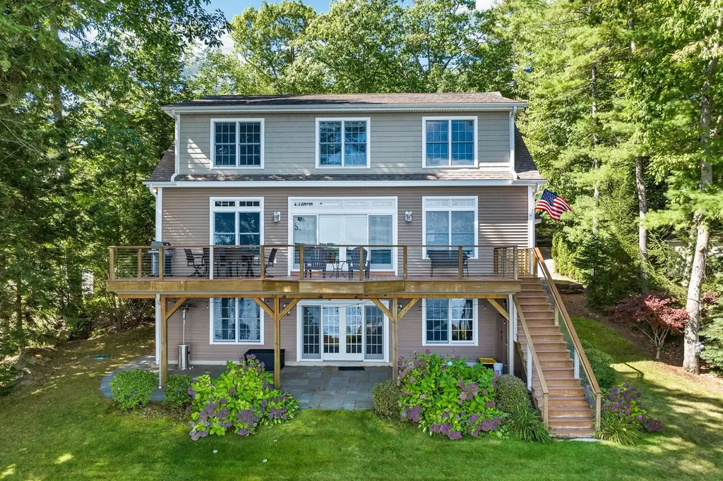 113 Dockham Shore Road Gilford NH 03249