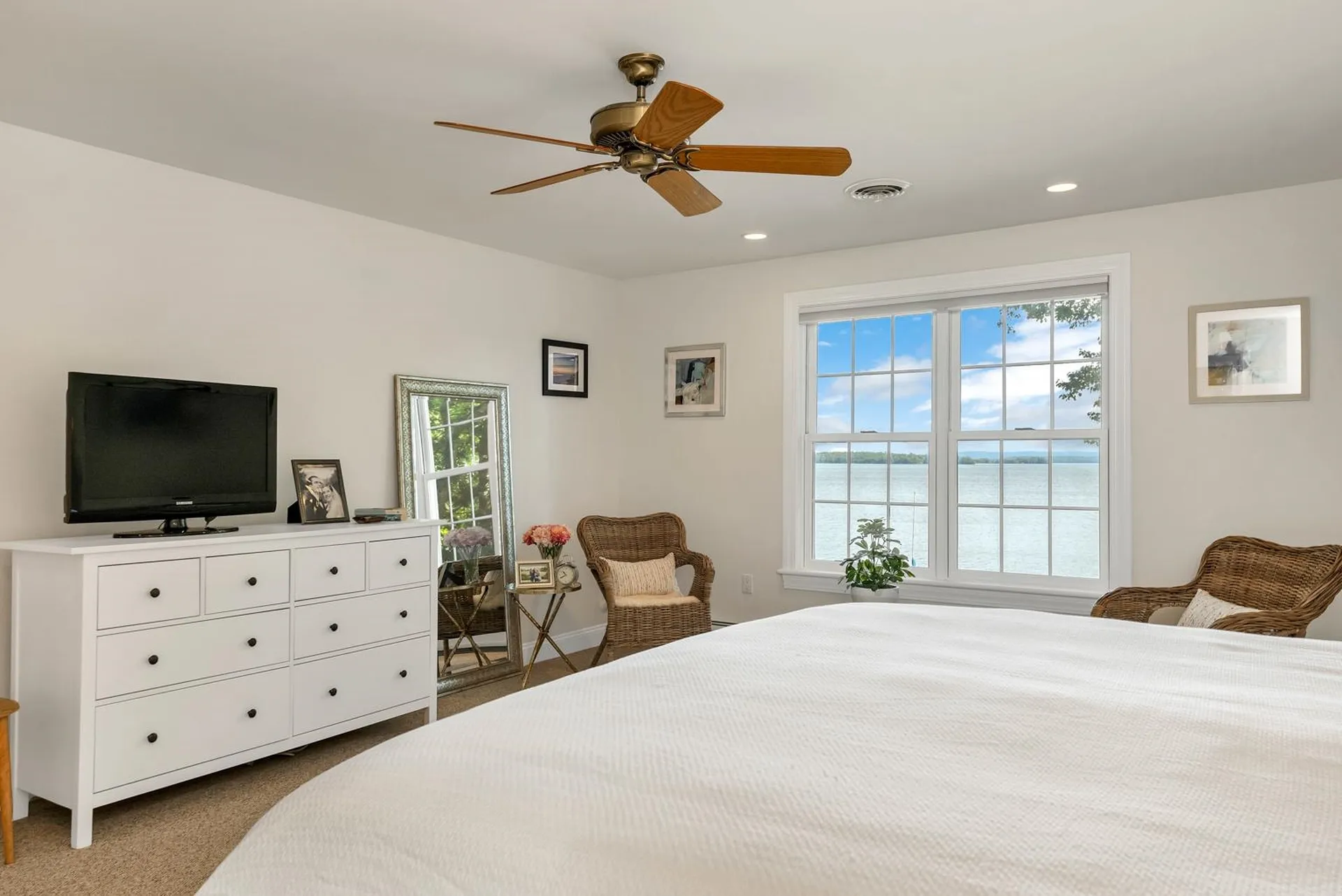 113 Dockham Shore Road Gilford NH 03249