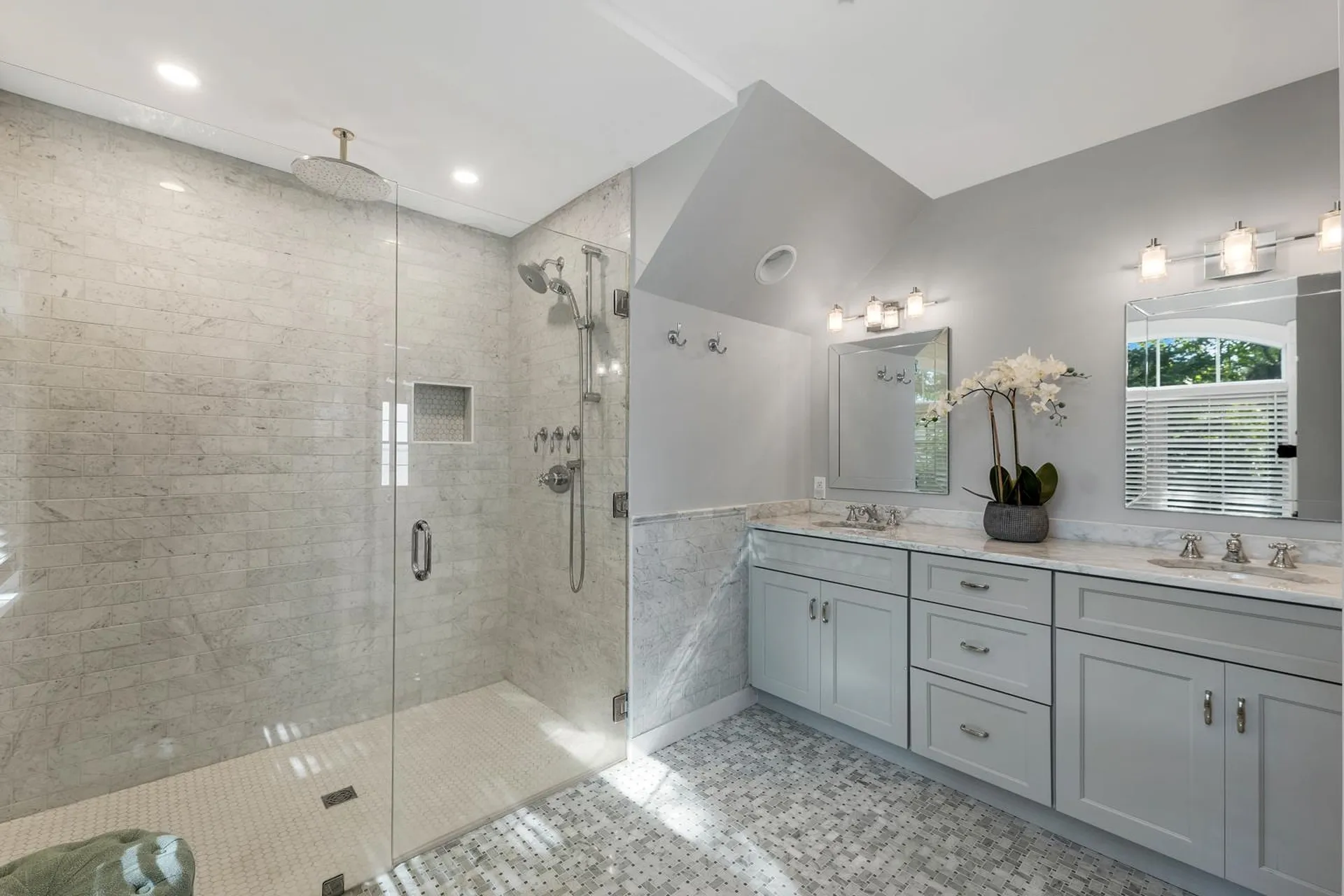 113 Dockham Shore Road Gilford NH 03249