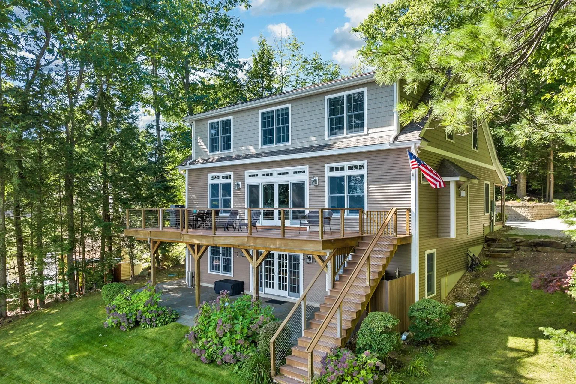 113 Dockham Shore Road Gilford NH 03249